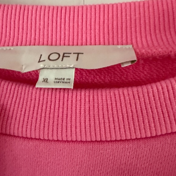 Loft pink pleated sleeve sweatshirt. Size XL crew neck. 💯 Cotton EUC - Picture 3 of 4